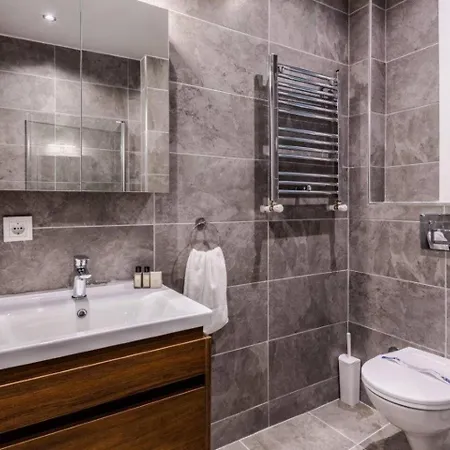 Bright Charming Modern 3bd2bath Balcony! #367 Lägenhet *