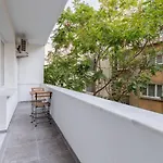 Bright Charming Modern 3bd2bath Balcony! #367 Apartment