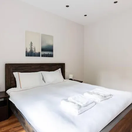 Apartmán Bright Charming Modern 3bd2bath Balcony! #367 *