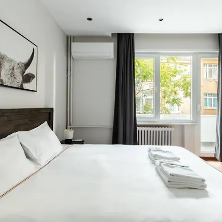 Bright Charming Modern 3bd2bath Balcony! #367 *