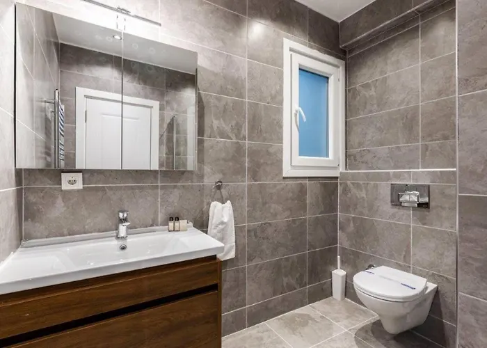 Bright Charming Modern 3bd2bath Balcony! #367 Appartement *