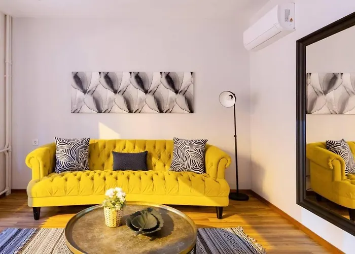 Bright Charming Modern 3bd2bath Balcony! #367 *