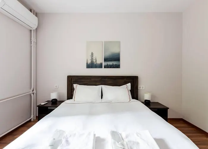 Bright Charming Modern 3bd2bath Balcony! #367