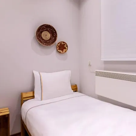 Bright Charming Modern 3bd2bath Balcony! #367