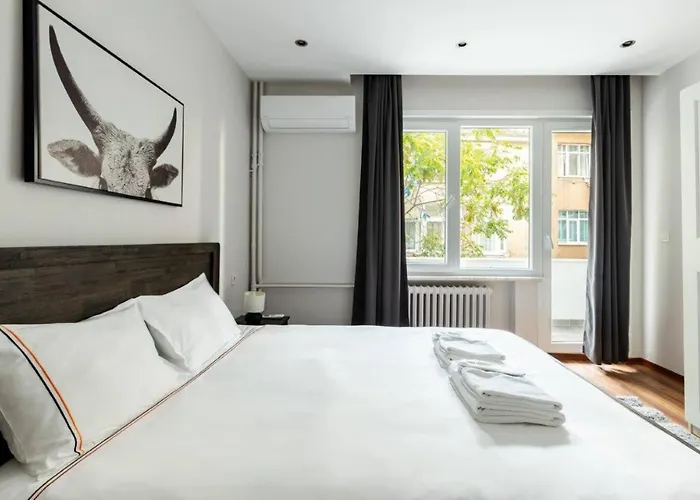 Bright Charming Modern 3bd2bath Balcony! #367 *